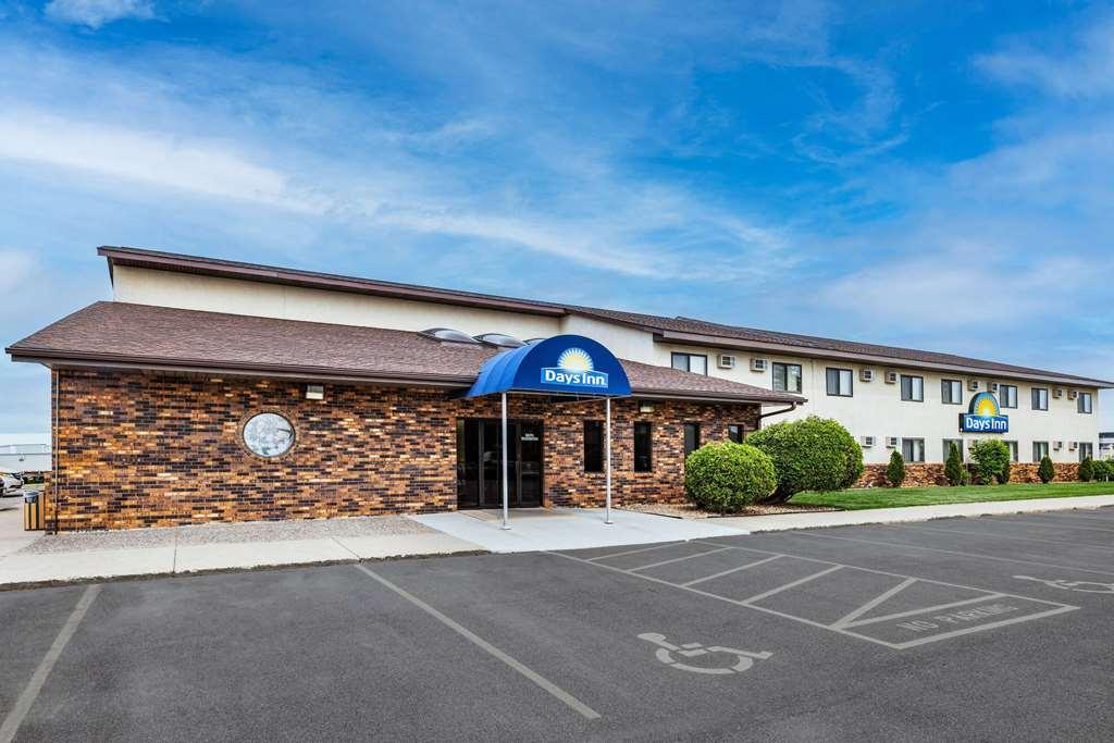 Days Inn By Wyndham Monticello Экстерьер фото